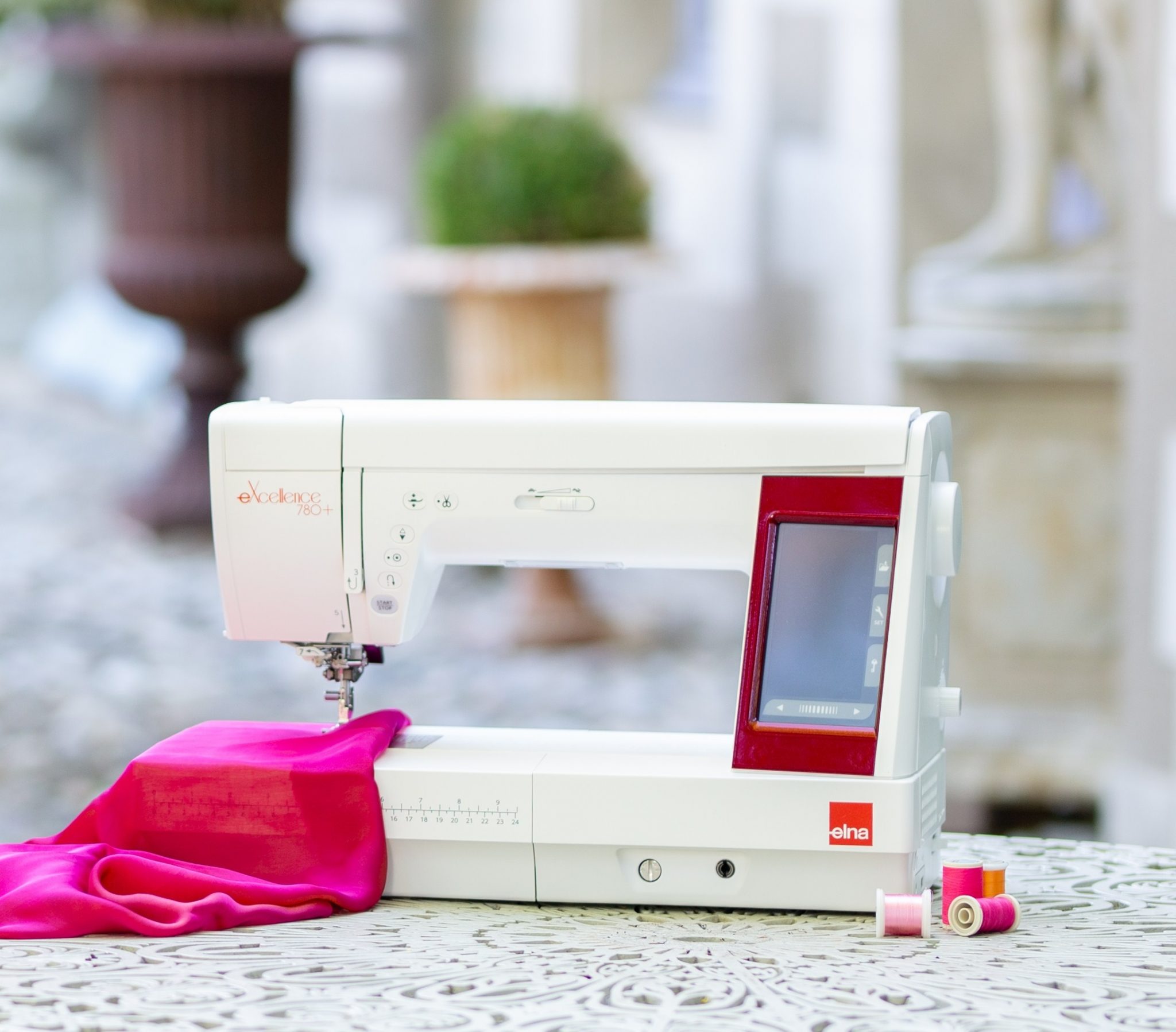 elna eXcellence 780+ Stoffe Wolle Kurzwaren